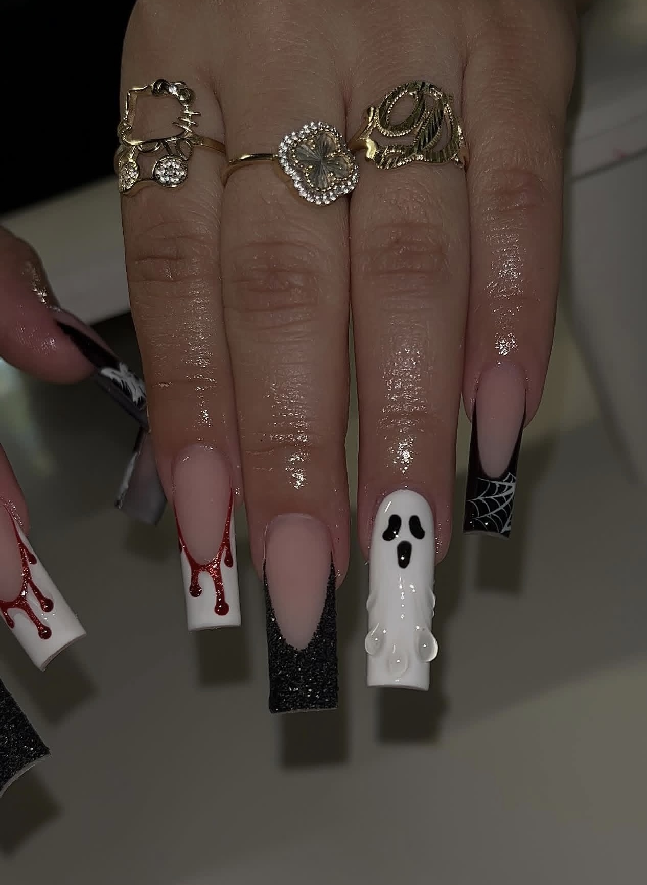 中型台形型のハロウィンダークテーマのウェアラブルネイル10個 - Spider Web Halloween Decoration のレビューと価格